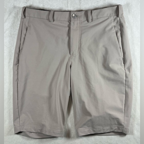 Lululemon Athletica Size 34 Flat Front Light Gray ABC Classic Shorts EUC - Picture 1 of 8